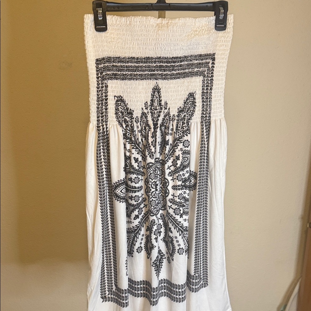 VENUS White and Black Midi Dress‎ - Picture 7 of 7